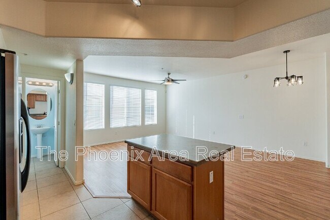 Building Photo - 2401 E Rio Salado Pkwy