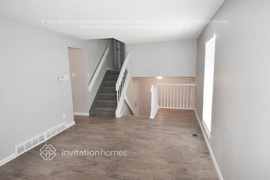 Building Photo - 6341 W 109th Pl