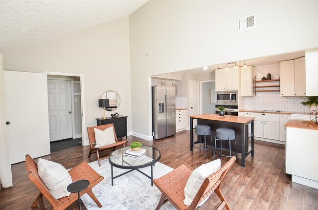 Building Photo - 22118 Fincastle Dr