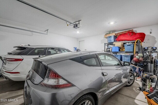 Building Photo - 9935 E Thornbush Ave