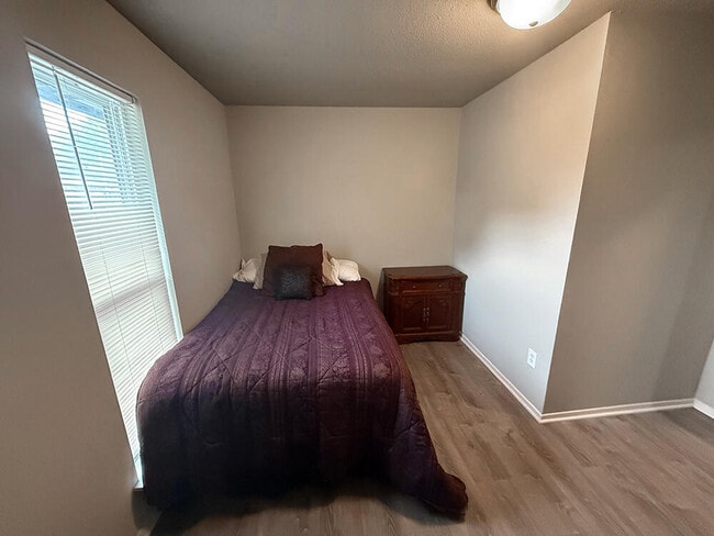 Building Photo - 212 Wheaton Ct