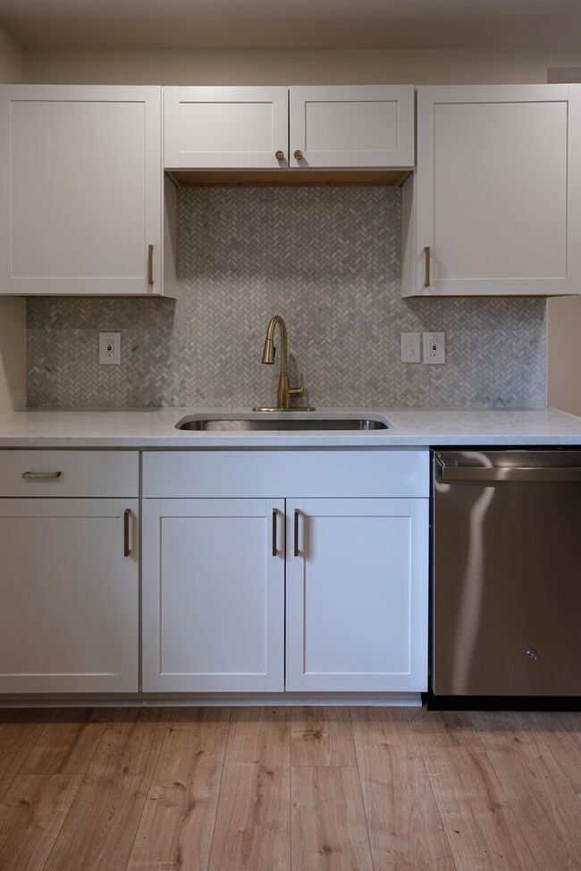 Building Photo - Charming 2BR/1BA Home in the West End Hist...