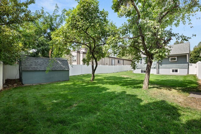 Building Photo - 3312 E 36th Ave