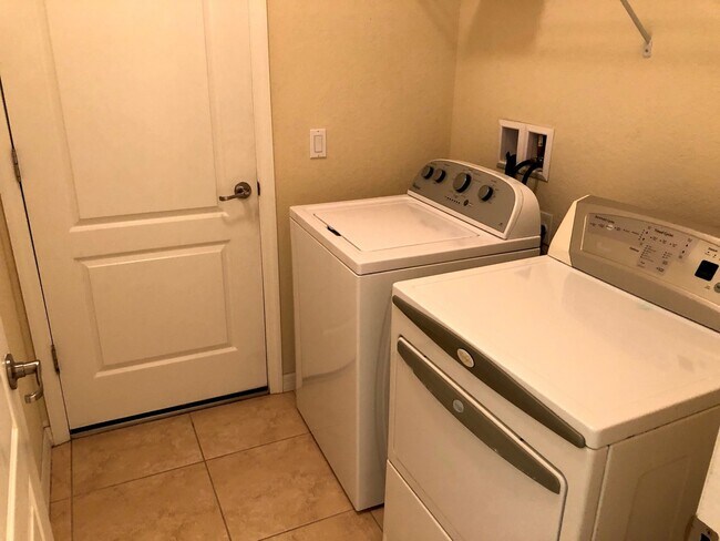 Building Photo - Stoneybrook 4BR/3BA Single Family Home in ...