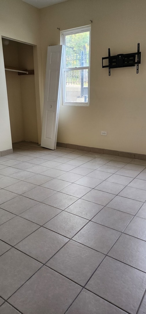 Building Photo - 1 S Cagwin Ave