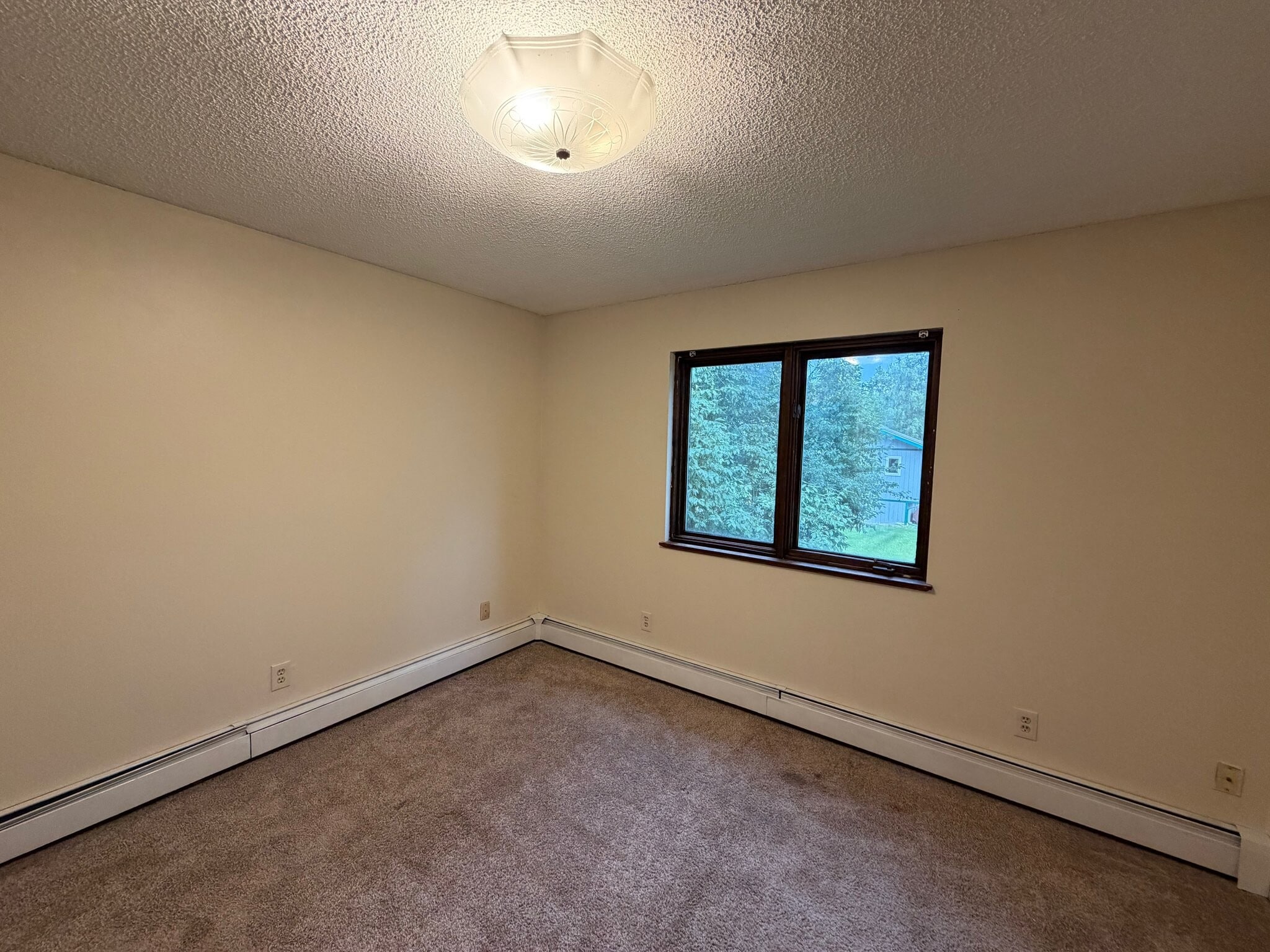 Building Photo - 305 Cindy Dr