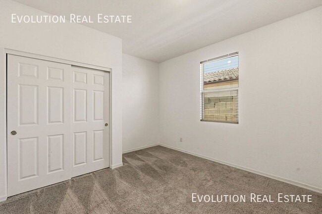 Building Photo - 11461 E Ulysses Ave