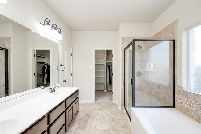 Building Photo - 4211 Oldenburg Ln