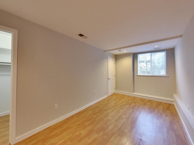 Building Photo - 826 Alabama St