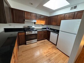 Building Photo - Spacious 2BR Townhome in West Ridge – 1,80...