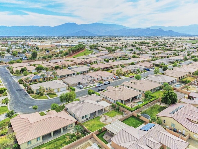 Building Photo - 82950 Vincent Dr