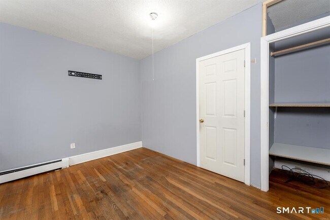 Building Photo - 146 Charles St