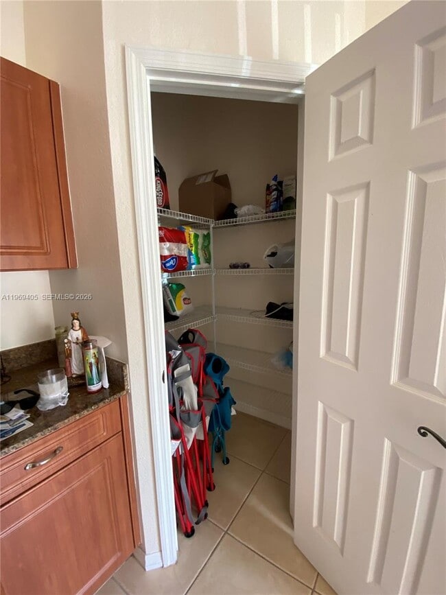 Building Photo - 1978 SE 23rd Terrace