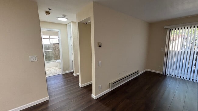 Building Photo - Renovated 2 Bedroom 1 Bath Condo w/ Balcony! -- Available Now !!!