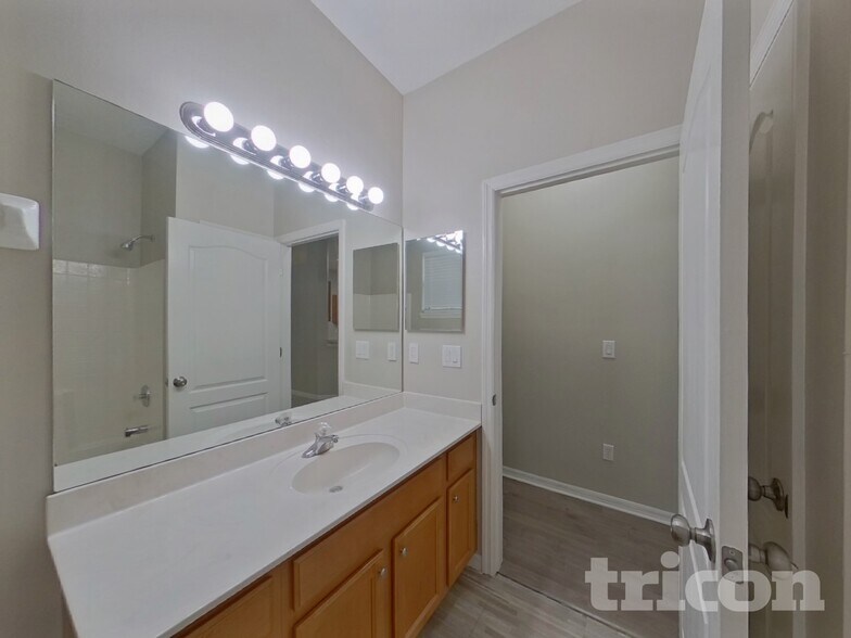 Building Photo - 502 Azalea Bloom Dr