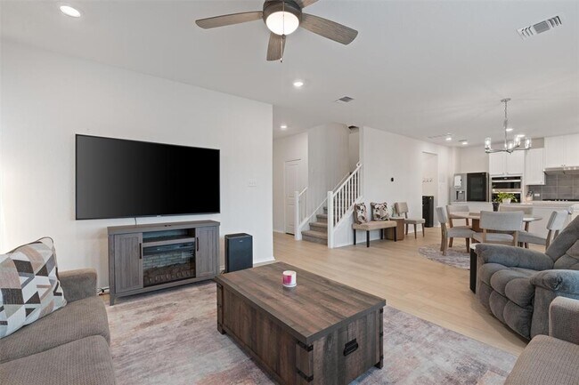 Building Photo - 3600 Carinaro Lp