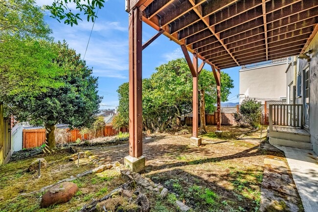 Building Photo - Gorgeous Golden Gate Heights home with gar...