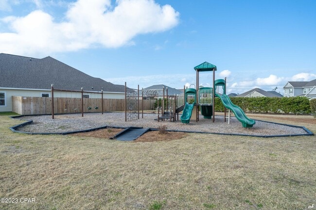 Building Photo - 204 Martingale Lp