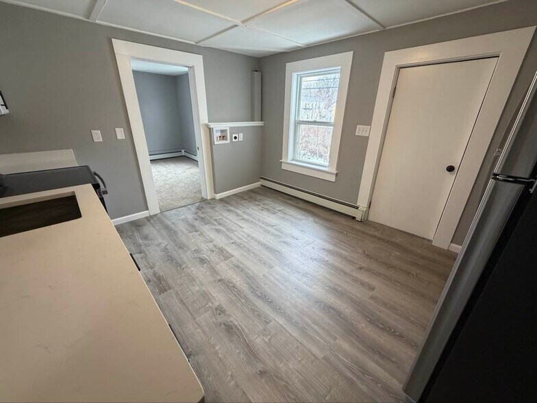 Building Photo - 2 Monteleone Pl