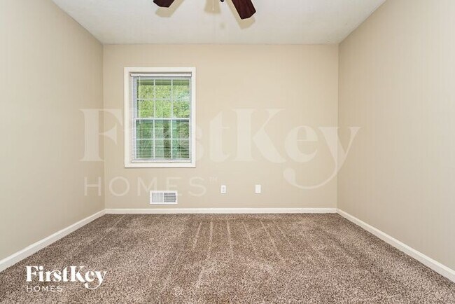 Building Photo - 1407 Colony East Circle