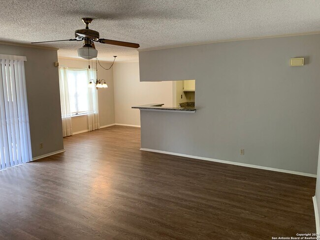 Building Photo - 2 Bedroom 2 Bath Condo near Medical Center