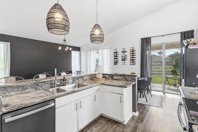 Building Photo - 9507 Lake Serena Dr