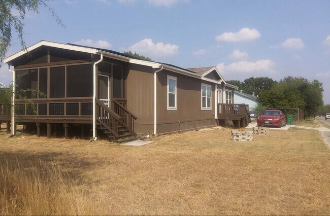 Building Photo - 327 Maridel Ave