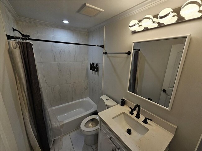 Building Photo - 1129 Graymont Dr SW