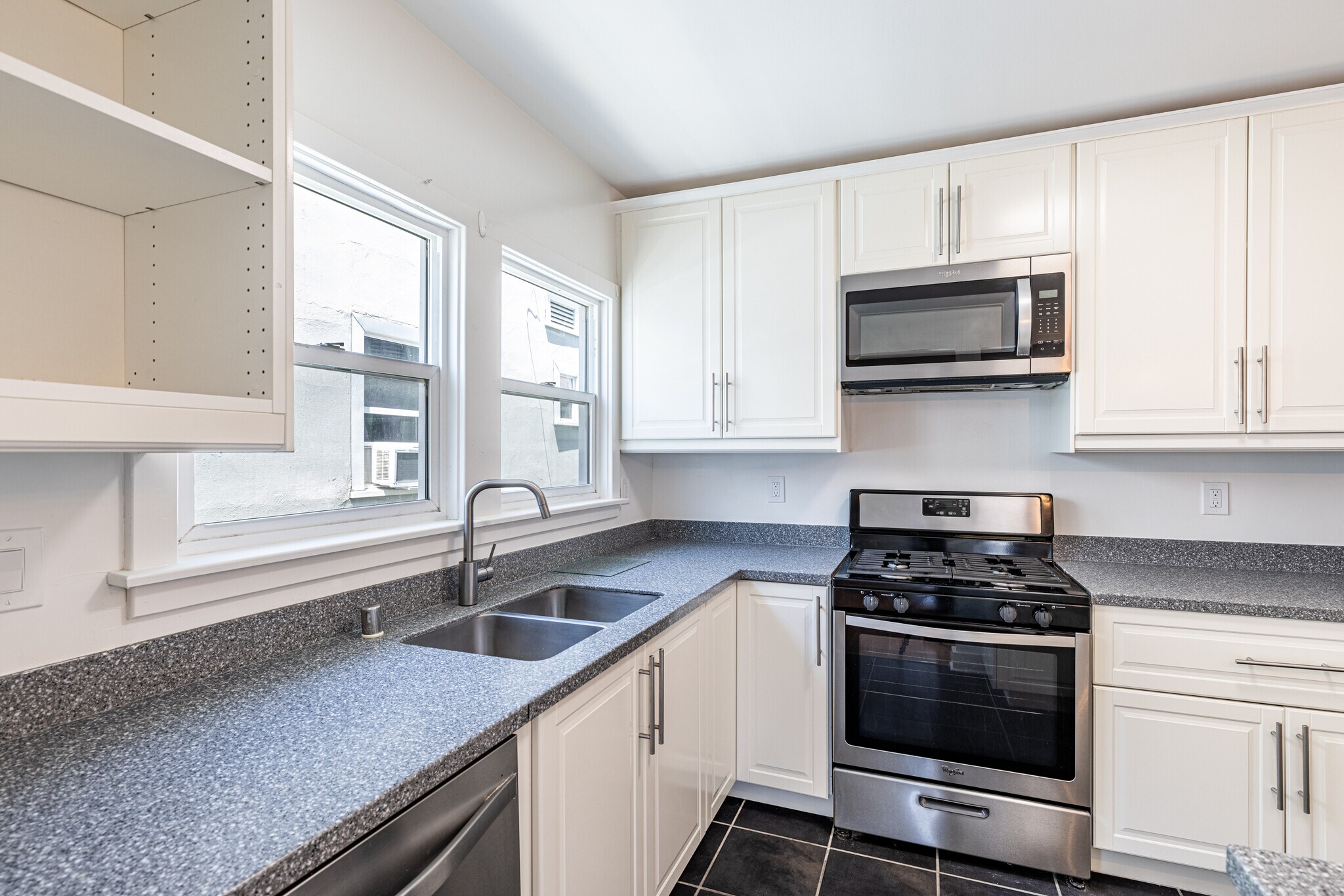 Building Photo - 232 N New Hampshire Ave