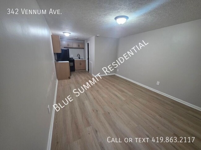 Building Photo - 342 Vennum Ave