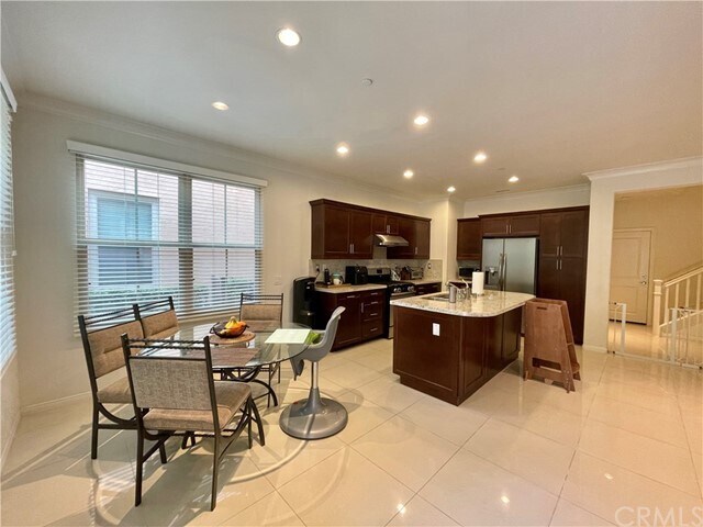 Building Photo - 36 Calypso