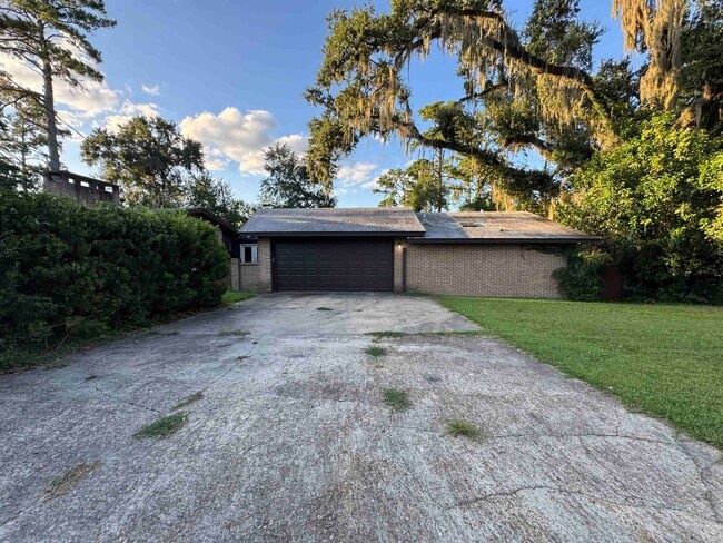 Building Photo - 1173 Seminole Dr