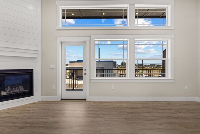 Building Photo - Stonecrest South STE 105 &amp; Unit 205