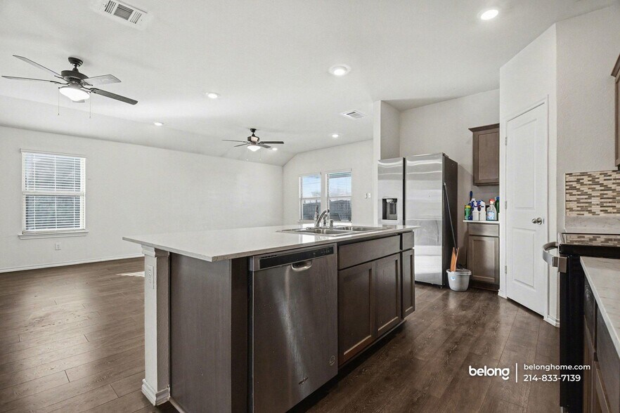 Building Photo - 815 Ranahan Ln