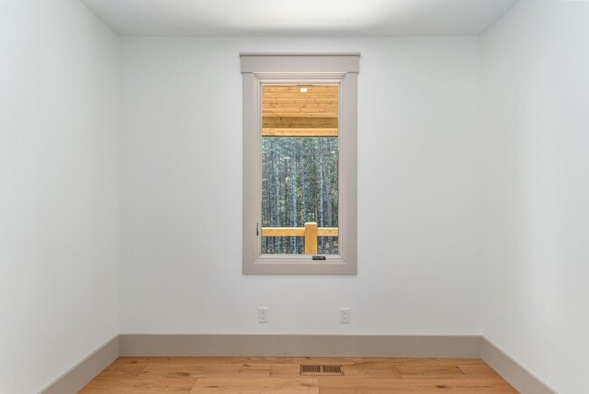 Building Photo - Stunning House w/ Amenities to Camp Lake J...