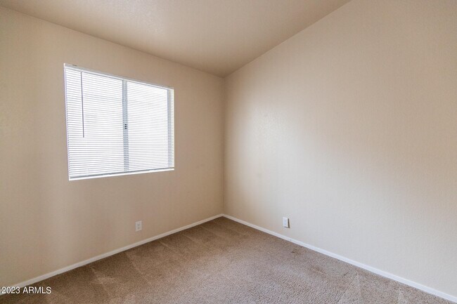 Building Photo - 15024 N 85th Dr