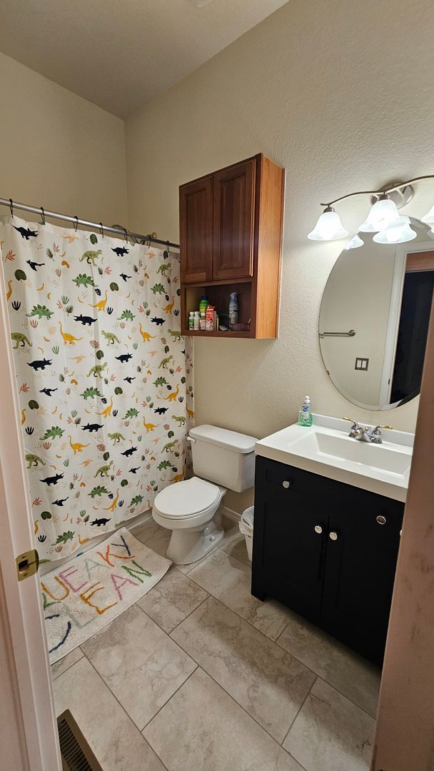 Building Photo - Beautiful 4 Bedroom Wolf Ranch Home