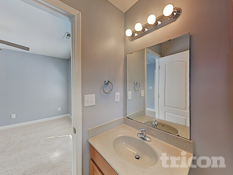 Building Photo - 12401 Walden Lea Dr