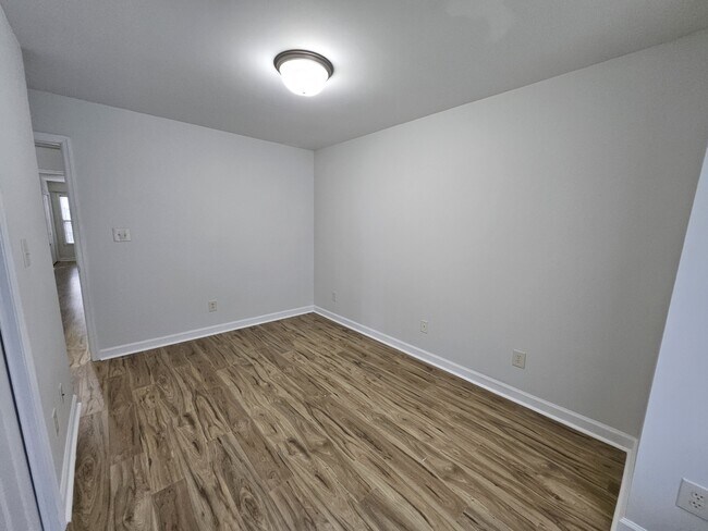 Building Photo - 1307 S Taylor St