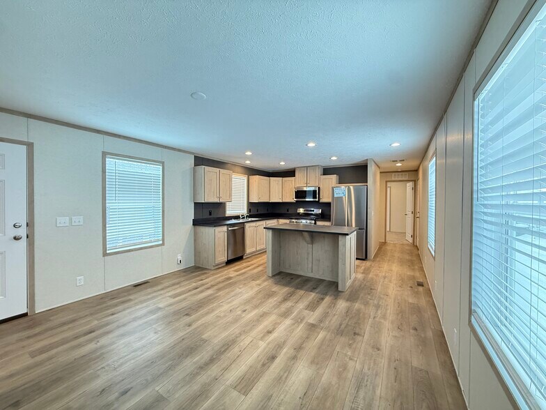 Building Photo - 29778 W Essex Ct