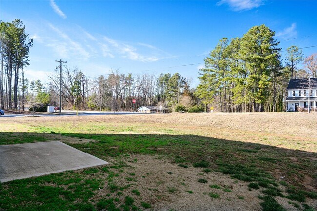 Building Photo - 105 Highcreek Dr