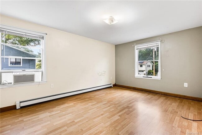 Building Photo - 19 Raker Rd