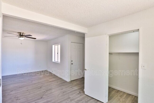 Building Photo - 1417 E Southern Ave