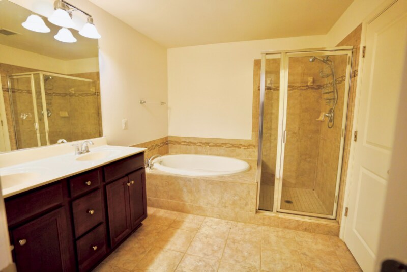 Building Photo - 675B E Church St