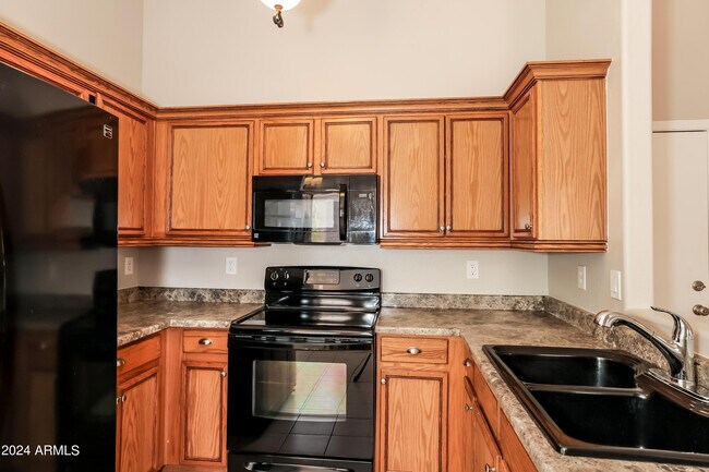 Building Photo - 1815 E Hamel Way