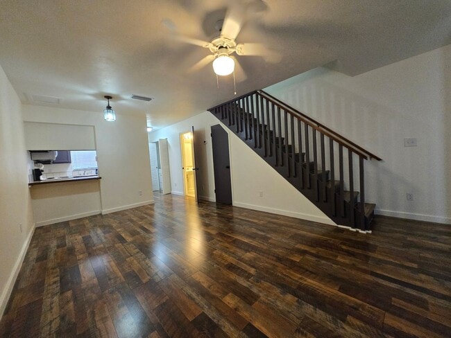 Building Photo - 2/1.5 in Foxmoor!