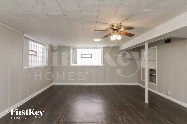 Building Photo - 14621 Dorchester Ave