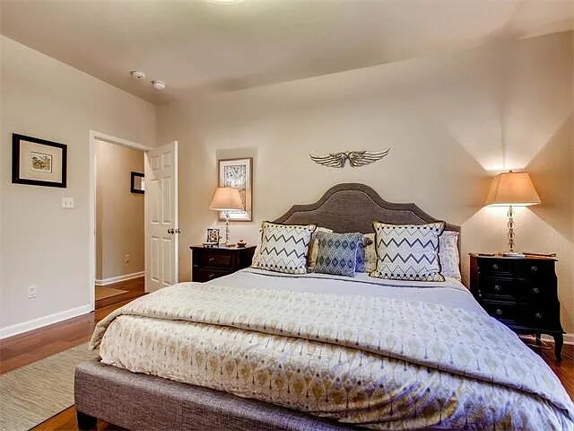 Building Photo - 2221 Speidel Dr