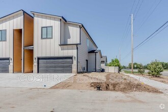 Building Photo - 8449 W 37th Ct N
