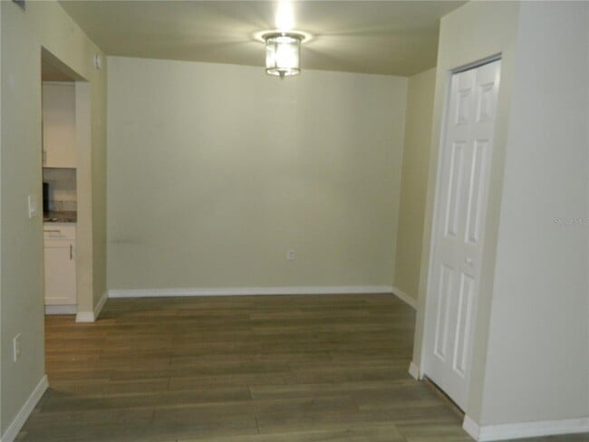 Building Photo - 924 N Lake Destiny Rd